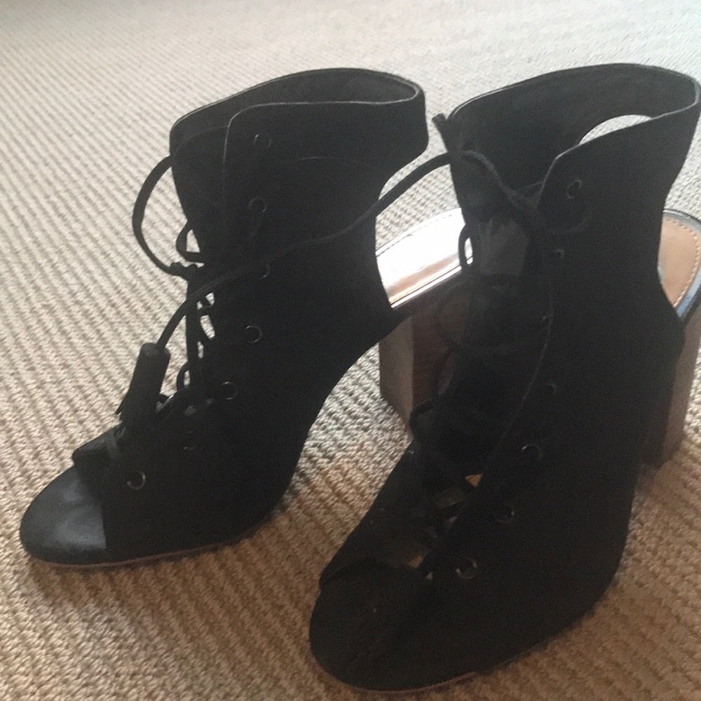 Jessica Simpson black laced sandals